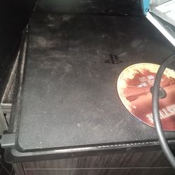 PS4 Slim 