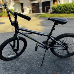 BMX Elite Bike - Bicycle - Bicicleta.
