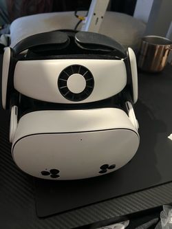 (NO TRADES)Meta quest 3s 124gb with Bobovr s3 pro head strap