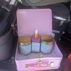 from Truly Beauty, a skincare set designed to tighten, firm, and smooth the skin on the buttocks. 