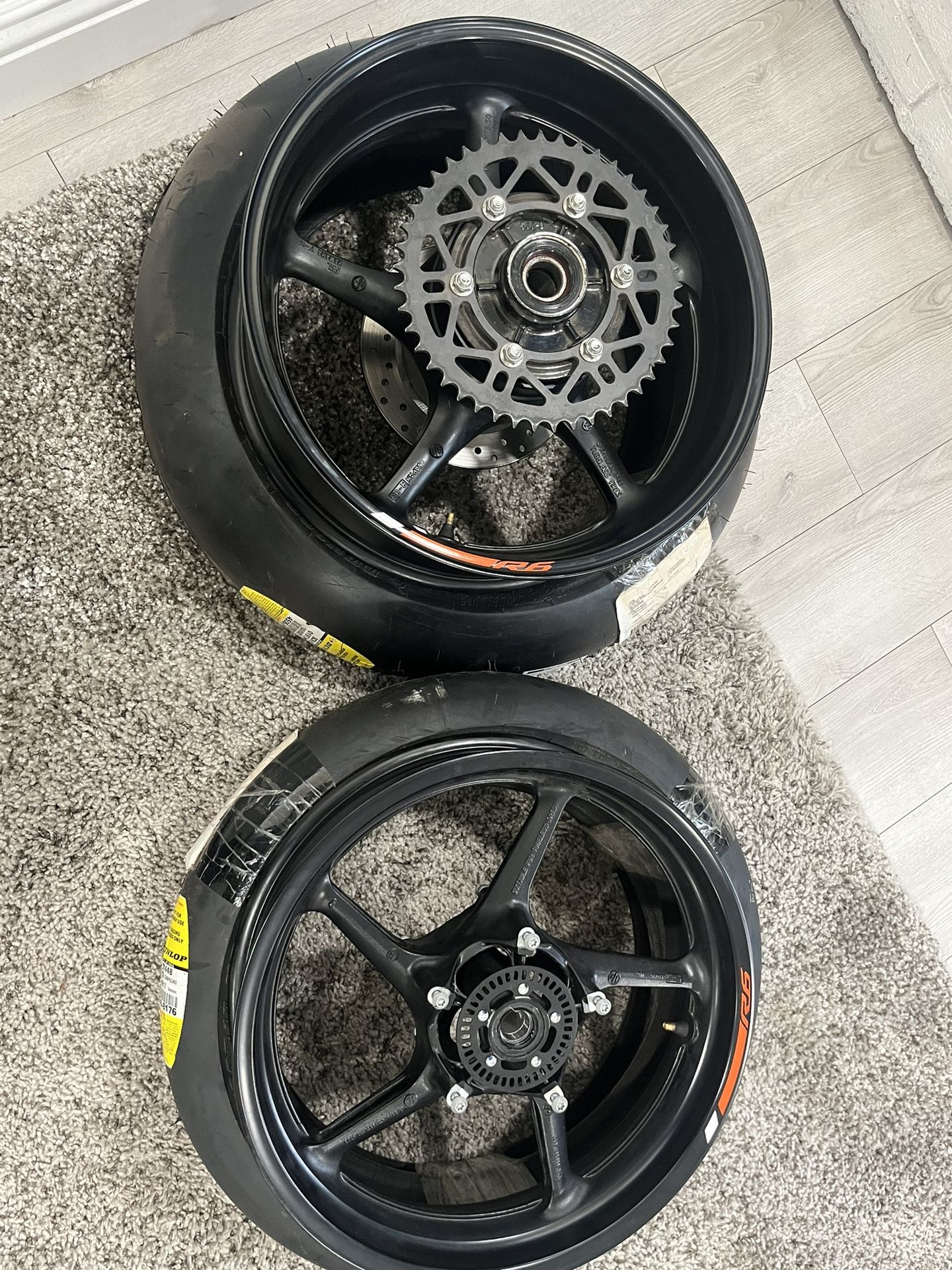 Yamaha R6 Rims Stock Rear 17+ Yamaha R6 Wheels for Sale in Hazard, CA - OfferUp