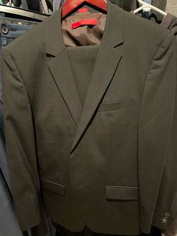 Young Mens Sz 38 and 40 Hugo Boss and Designer Suits and Jackets
