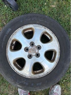 Subaru rim and tire
