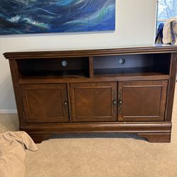 Entertainment cabinet