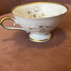 Edelstein Vintage Fine China Teacup - 19295 - Bavaria White Flower Gold Rim