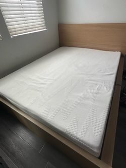 Queen size bed frame and mattress