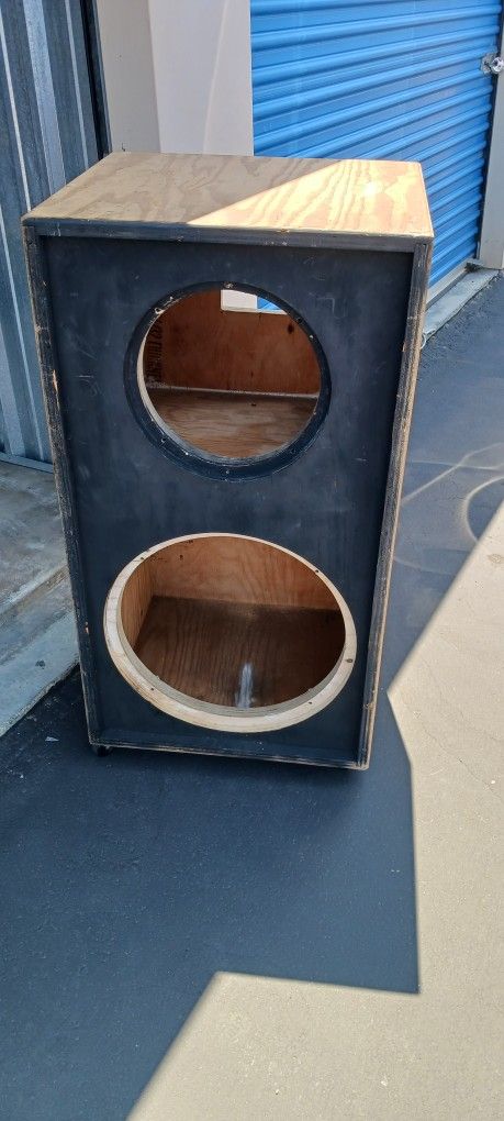Base cabinet