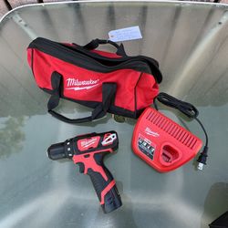 Milwaukee M12 Cordless 3/8” Drill Driver with 3.0Ah Battery / New