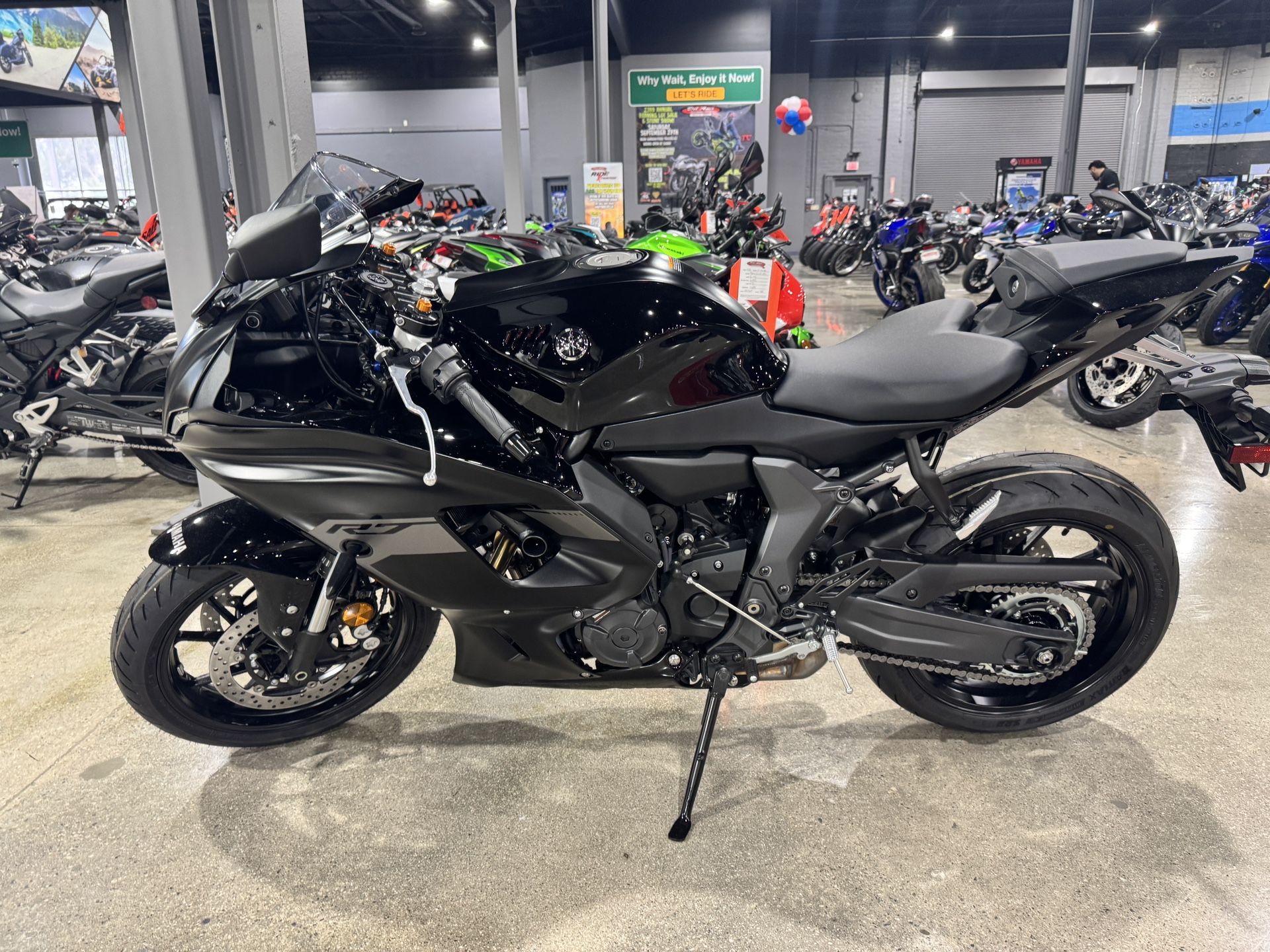 2025 Yamaha YZF-R7
