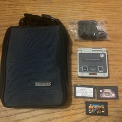 Nintendo Game Boy Advance SP AGS-001 Super Famicom NES Design, 3 Games, Large Carry Case & Charger
