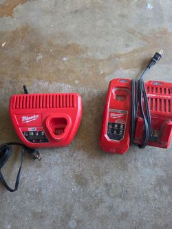 cargadores Milwaukee$ 30 x los 2