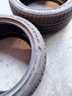 2 (like new ) GOOD YEAR tires 235/40r18