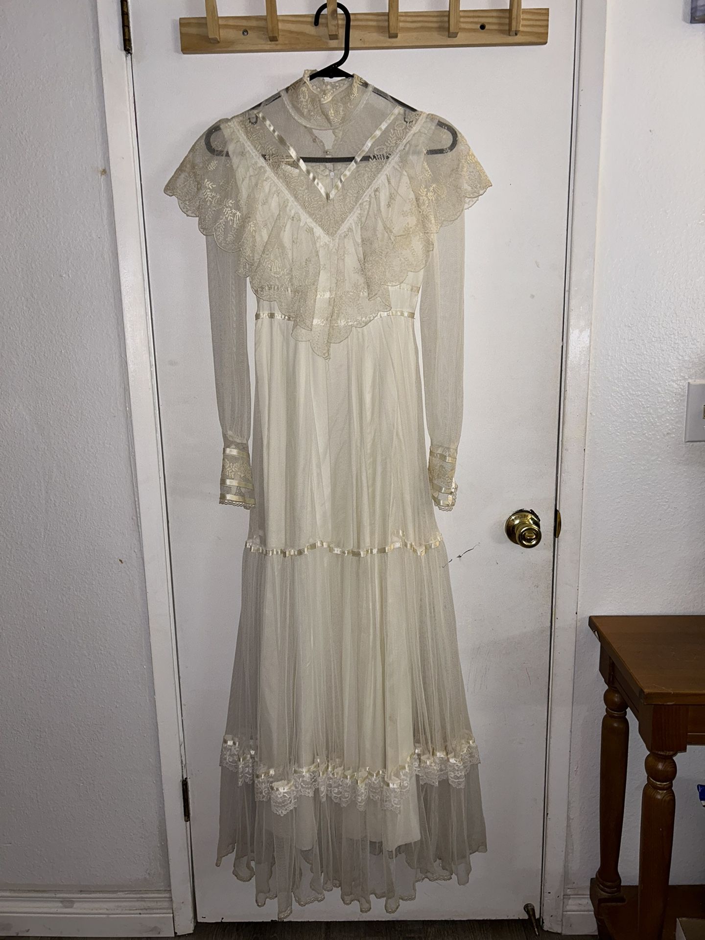 Vtg Gunne Sax 70s Prairie Boho Ivory Wedding Dress High Neck Lace Women's Sz 3 for Sale in Portland, OR - OfferUp Vtg Gunne Sax 70s Prairie Boho Ivory Wedding Dress High Neck Lace Women's Sz 3 for Sale in Portland, OR - OfferUp