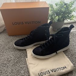 LV Shoes In Fantastic Condition 