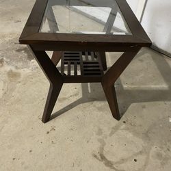 Free Glass Side Table