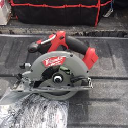 Milwaukee Fuel Circular Saw 6 1/2