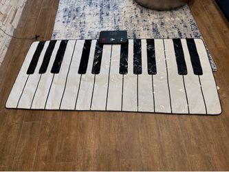 FAO Schwartz Piano Mat