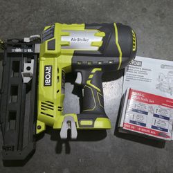 Ryobi P325 One+ 18V Lithium Ion Battery Powered Cordless 16 Gauge Finish Nailer (Tool Only)