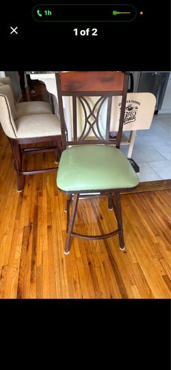 2 counter stools