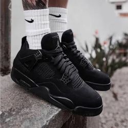 Retro Jordan 4 Black Cat
