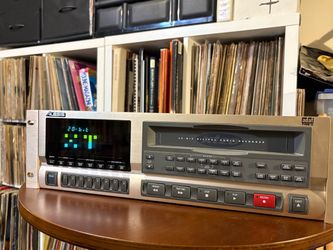 ALESIS ADAT XT20 8 Track Digital Tape Recorder Rack