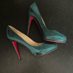 RARE Christian Louboutin Fishnet Heels Pumps 40