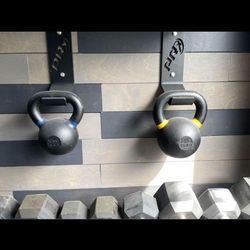 Crossfit gym garage equipment 