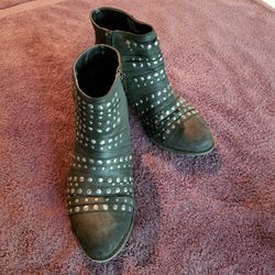 REDUCED! Women’s White Mountain Boots/ Booties