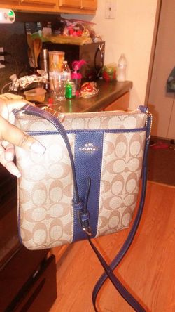 Coach throw cross bag