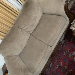 Free Sofa Set