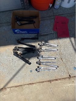 Craftsman And Other Miscellaneous Tools Selling Altogether