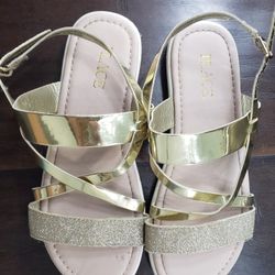 Girls gold sandals size 2