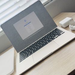 Apple MacBook Air 13-inch M4 Chip! 512GB, 16GB! Upgraded Model!2025 Model !!  New 