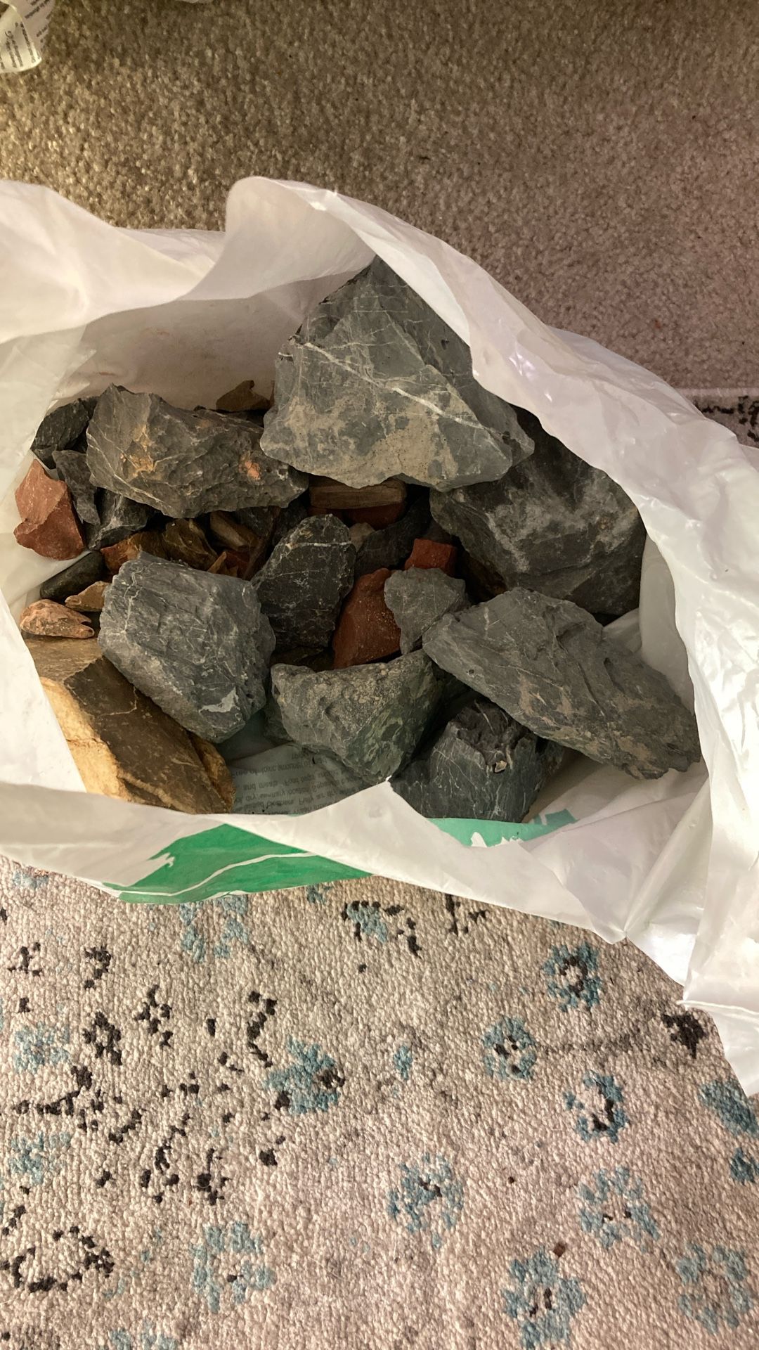 Aquarium, Hardscape rocks