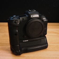 Canon EOS R5 Camera Body