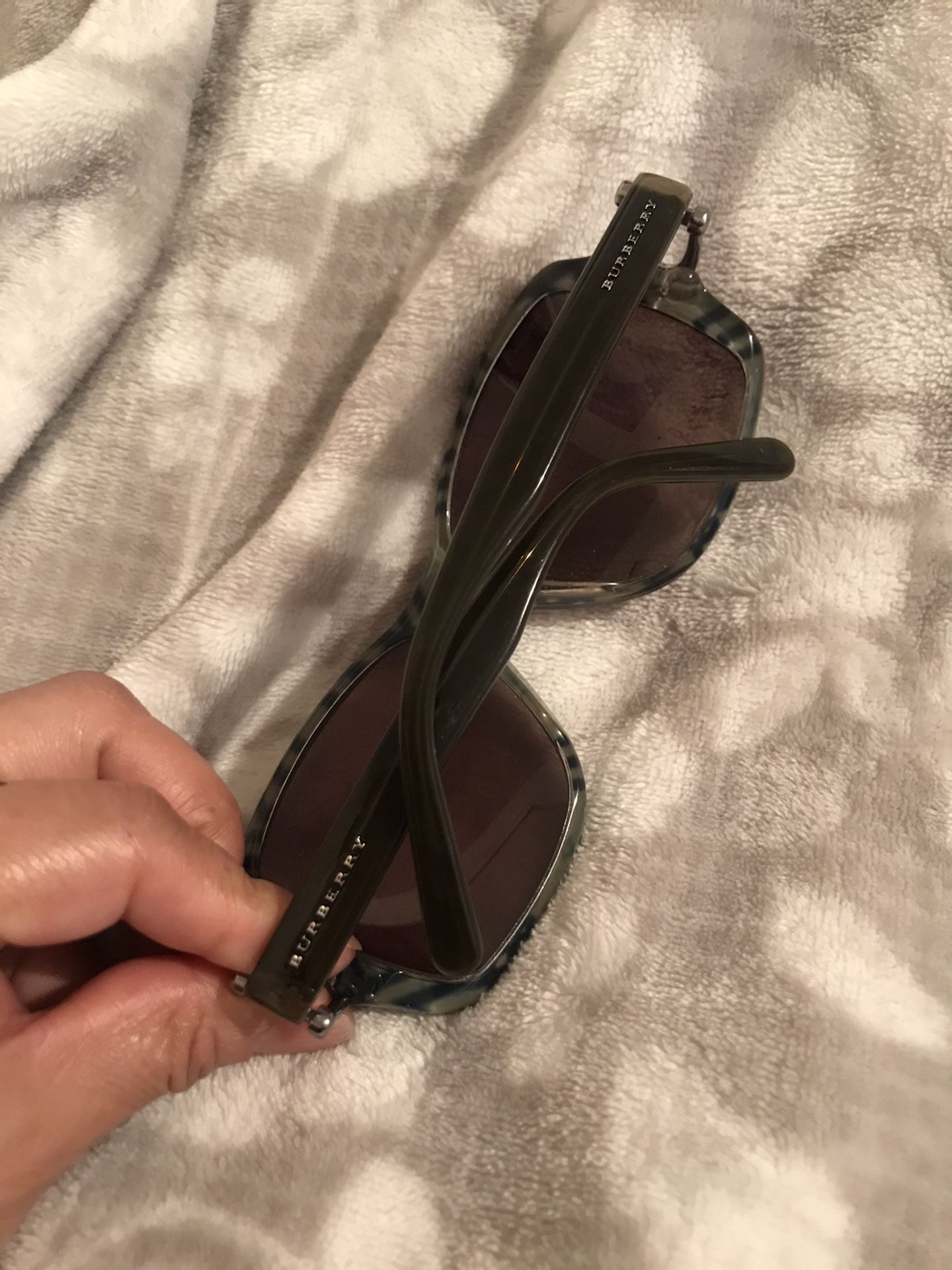 BRBERRY SUNGLASSES