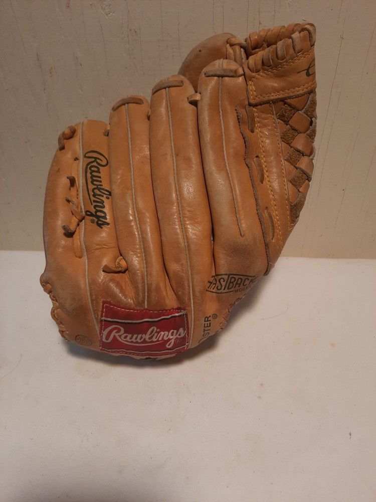 Rawlings Baseball Glove Steve Avery, 12" for Sale in Artesia, CA