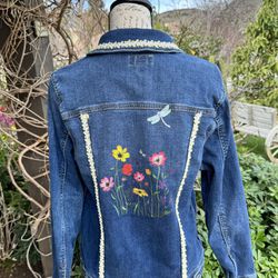   Women’s Stretch Denim Floral with Hummingbird and Dragonfly Jacket Size X