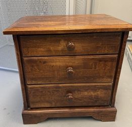 small 3-drawer bureau