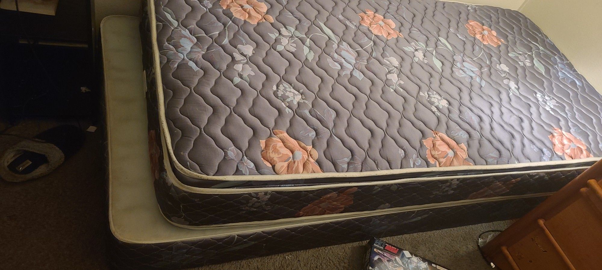 Twin Size Bed 