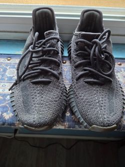 2 pair of blk Yezzy