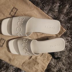 Gucci Women's Rubber Slide Sandal