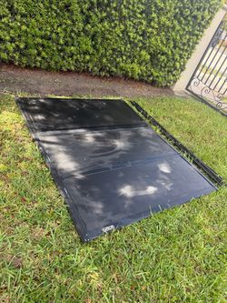 Gator Tri-Fold Truck Bed Tonneau Cover