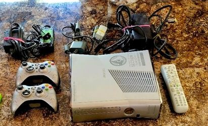 XBOX 360 REACH CONSOLE & Games