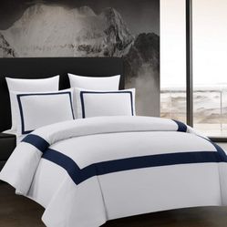 Full Duvet Also Comes With Insert Anchor Pillow , Anchor Picture Great condition used in my guestroom like new
