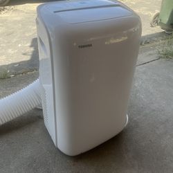 *Best Offer* Toshiba A/C unit, Fan Mode, Dehumidifier Mode,Cool mode. Comes With Everything