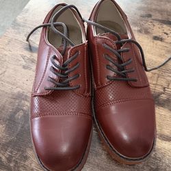 Boy's dress shoes 👞