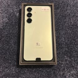 Samsung S25 (BRAND NEW)