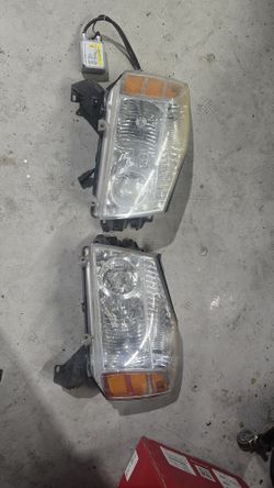 2004 -2012 Nissan Titan Headlight Assembly LH/RH