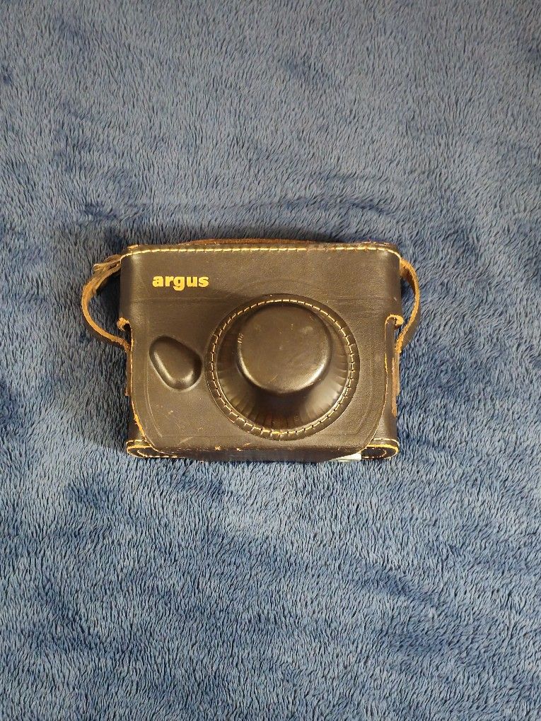 Argus C3 50mm F3.5 Camera With Case